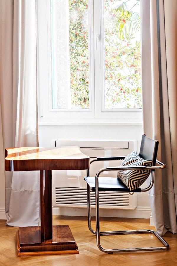 Deluxe Beachfront Apartment Klara, Lovran Kültér fotó