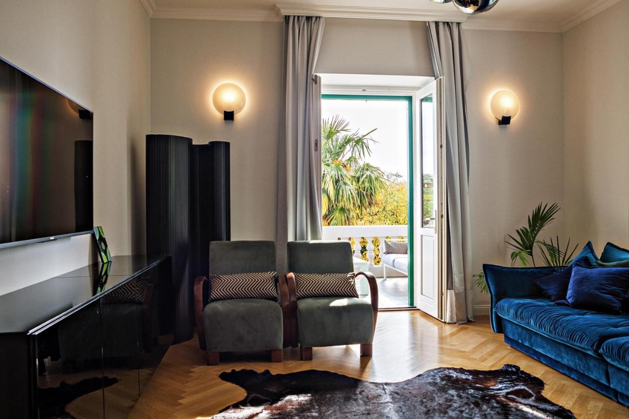 Deluxe Beachfront Apartment Klara, Lovran Kültér fotó