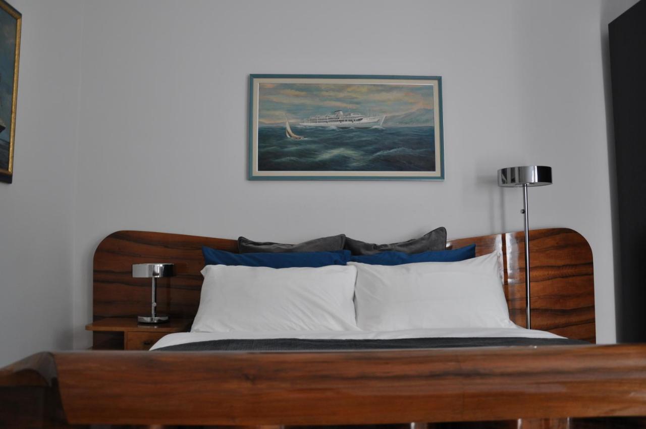 Deluxe Beachfront Apartment Klara, Lovran Kültér fotó